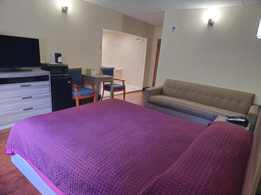Deluxe Single Room interior
